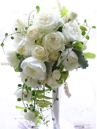 Beauty White Roses Cascade