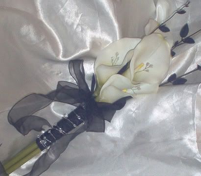 White Lily Arm Bouquet