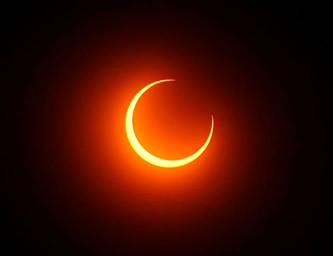 Imagenes del eclipse de ayer Imagenes del eclipse de ayer
