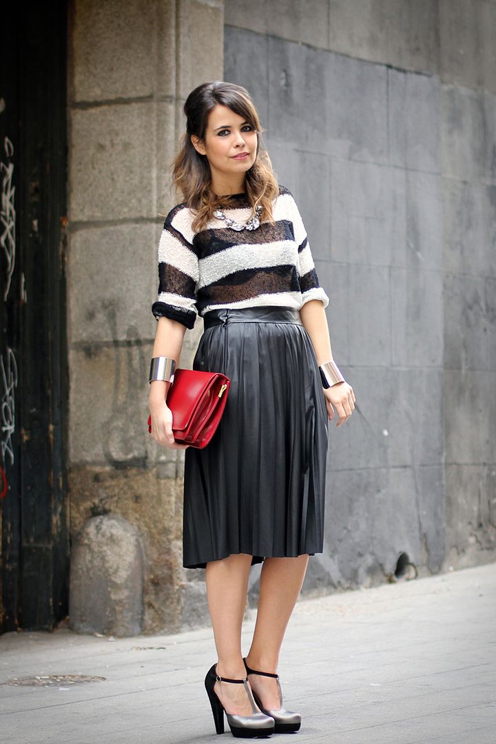 http://i679.photobucket.com/albums/vv156/saruela/Saruela3/Falda-midi-street-style-2.jpg