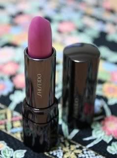 Must-Try Beauty Trend: Fuchsia Lips